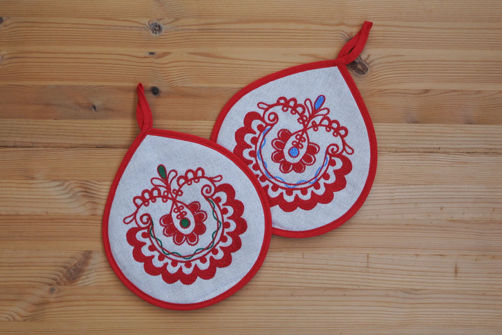 アルハンゲリスクの刺繍 なべ敷き しずく 　花Aグリーン