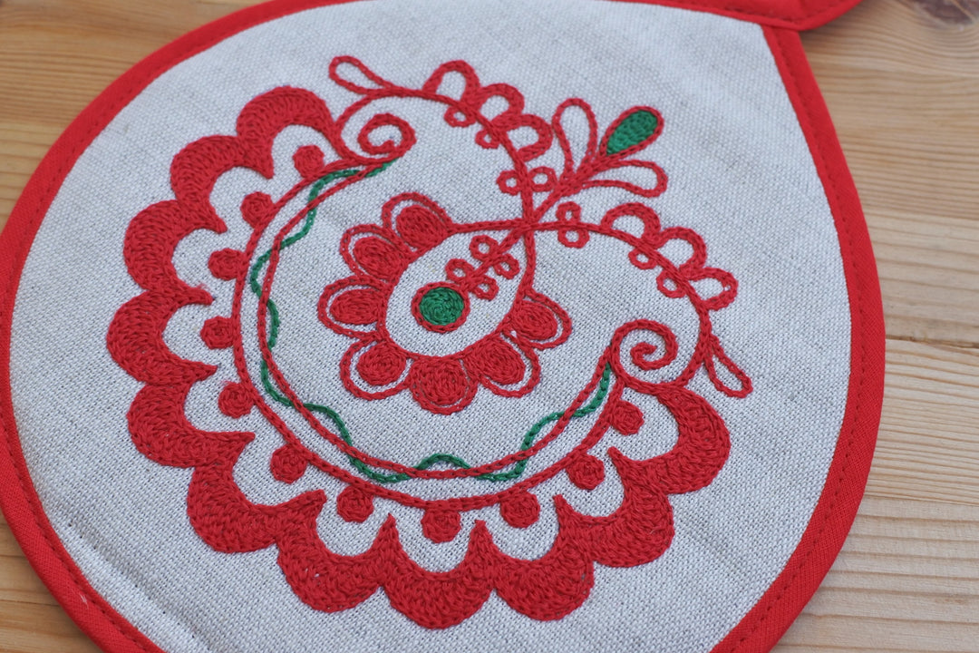 アルハンゲリスクの刺繍 なべ敷き しずく 　花Aグリーン