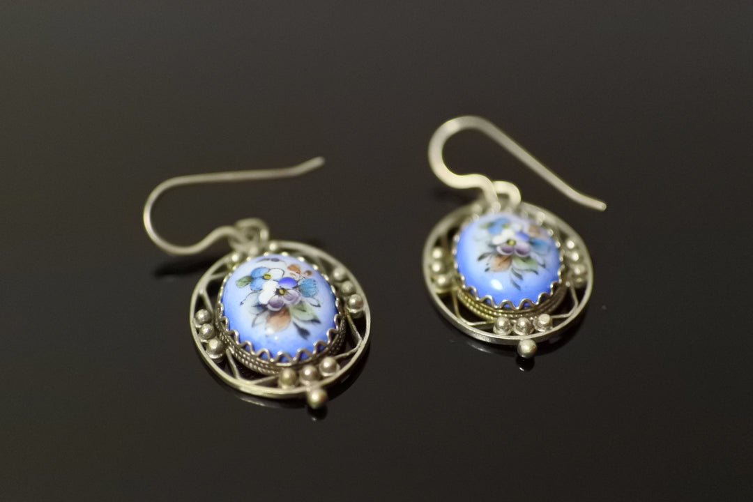 エナメル細工フィニフティ  ピアス・イヤリング　フラワーフィールド