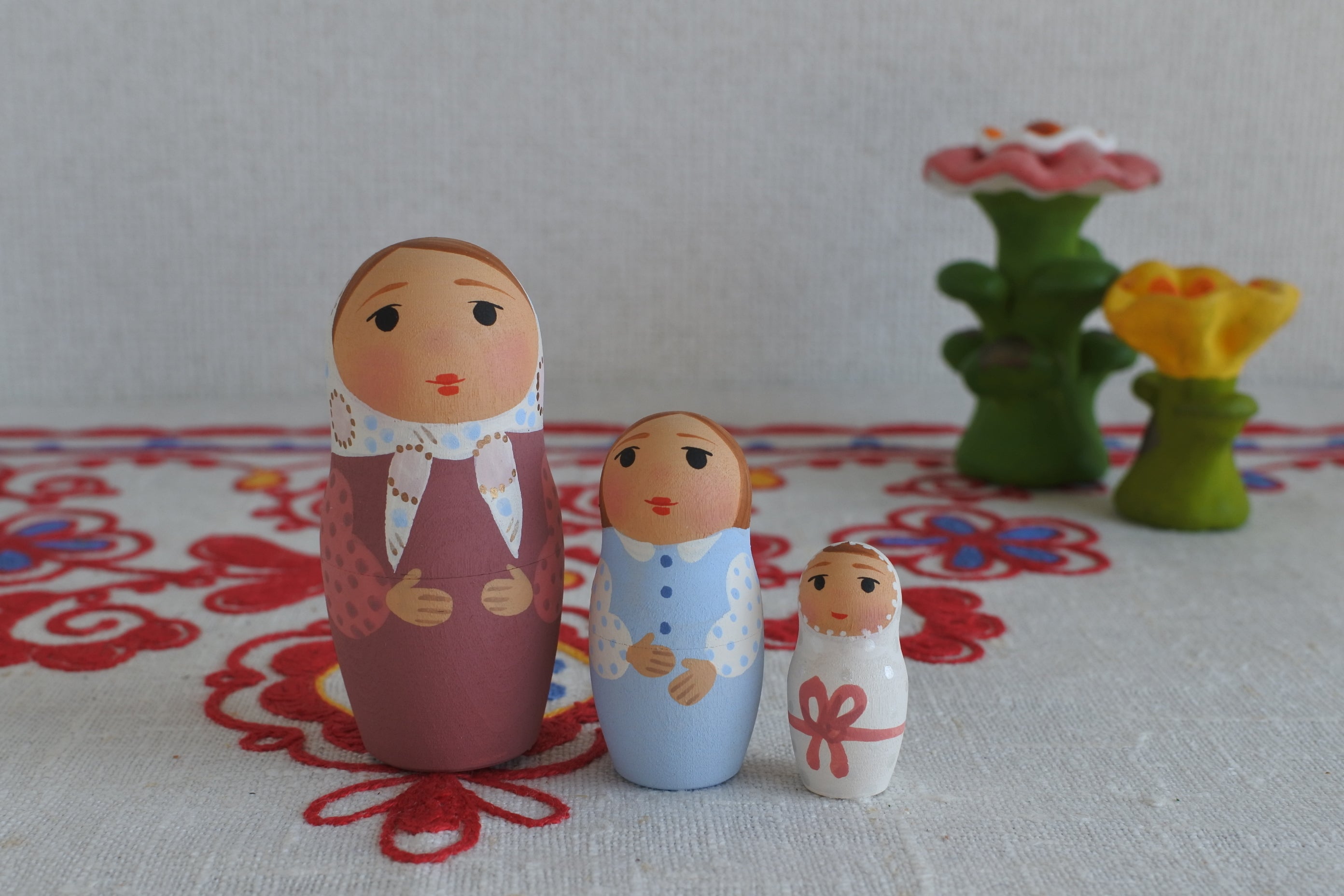 オーリャ・ロバノワ タマラのマトリョーシカ 幸せな日 5ピース