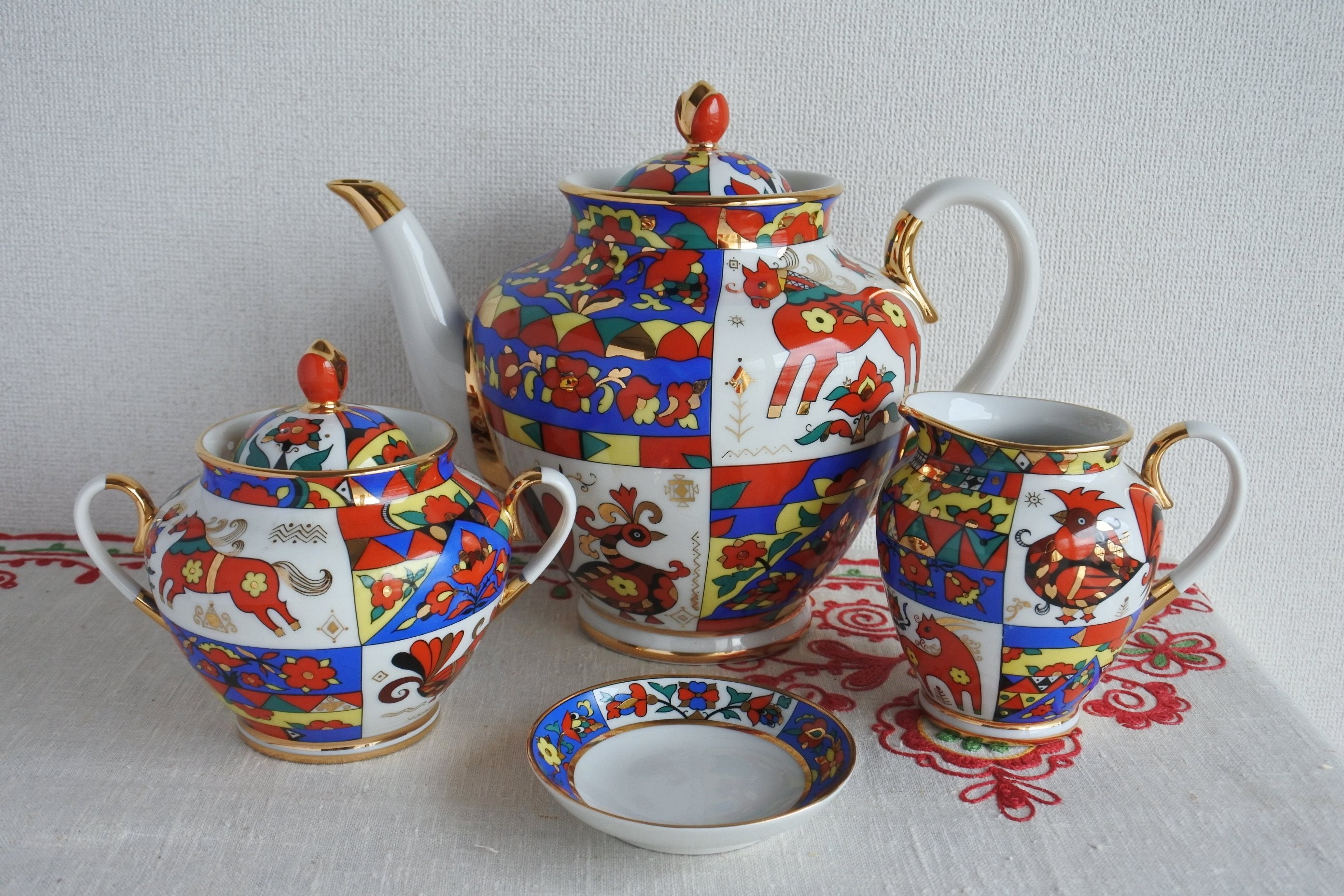 ロシア雑貨いりえのほとり 神戸 ロシア民芸品 ロシア製陶磁器 食器 