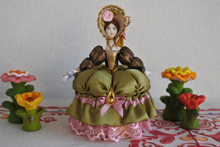 女帝のジュエリーボックス　若草色のドレス