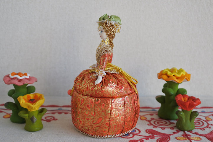 女帝のジュエリーボックス　薔薇のカクテル帽