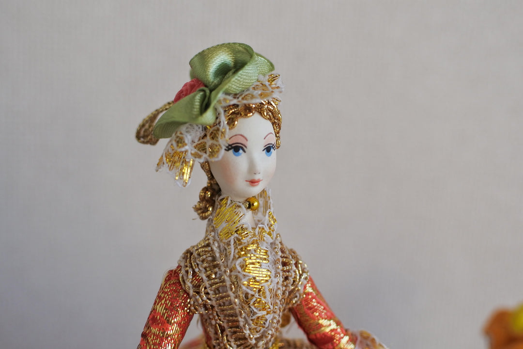 女帝のジュエリーボックス　薔薇のカクテル帽