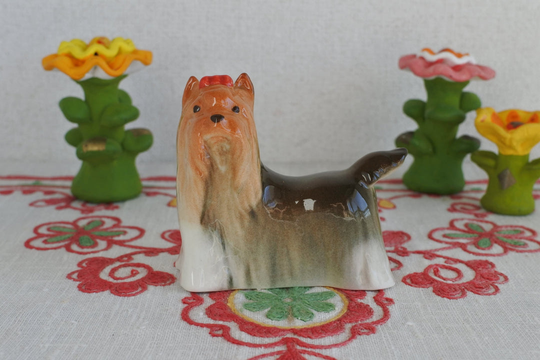 ロモノーソフ陶磁器　フィギア　犬　ヨークシャテリア