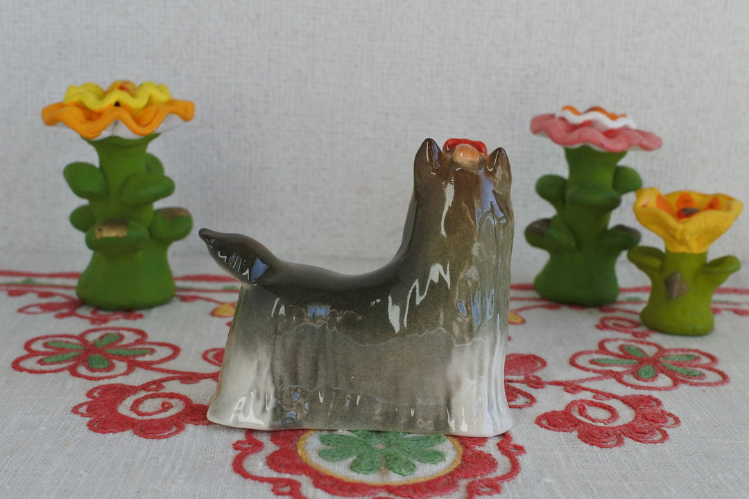 ロモノーソフ陶磁器　フィギア　犬　ヨークシャテリア