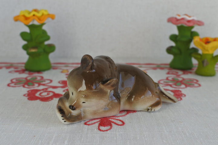 ロモノーソフ陶磁器　フィギア　ハチミツを食べるクマ