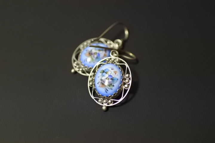 エナメル細工フィニフティ  ピアス・イヤリング　フラワーフィールド