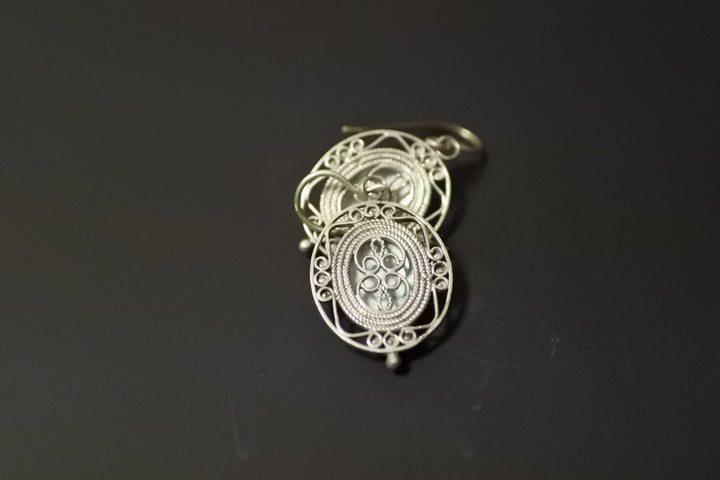 エナメル細工フィニフティ  ピアス・イヤリング　フラワーフィールド