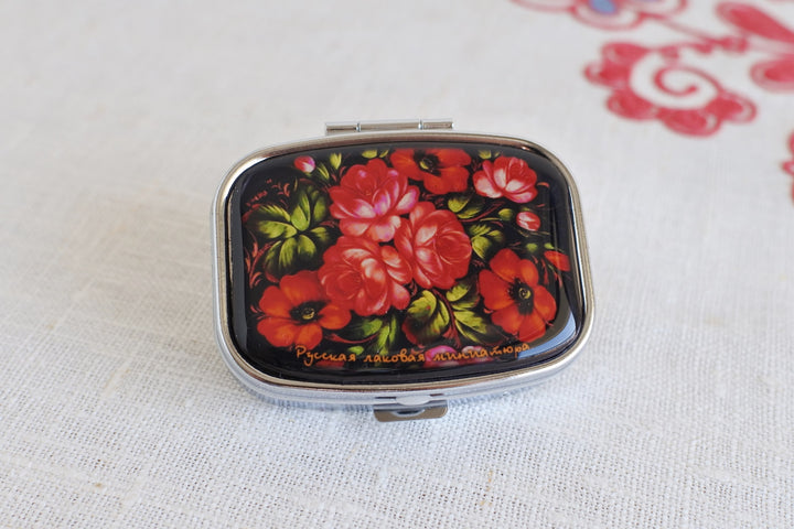 ピルケース　ジョストボの花　赤い花
