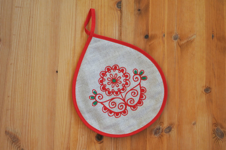 アルハンゲリスクの刺繍　鍋敷き　しずく　花B