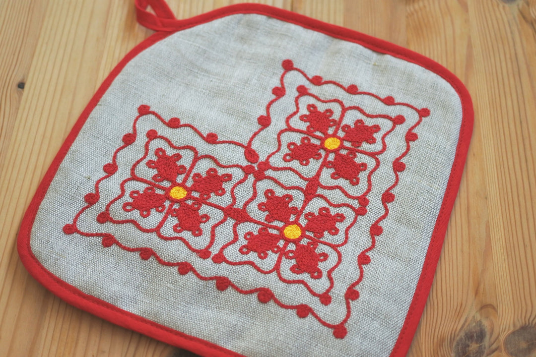 アルハンゲリスクの刺繍　鍋敷き　田園