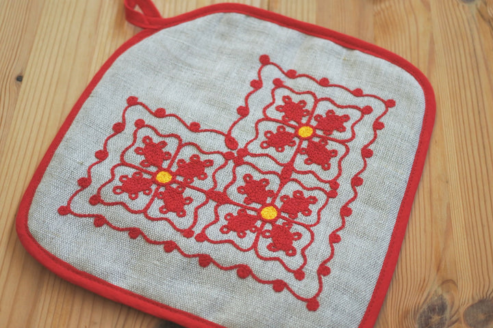 アルハンゲリスクの刺繍　鍋敷き　田園