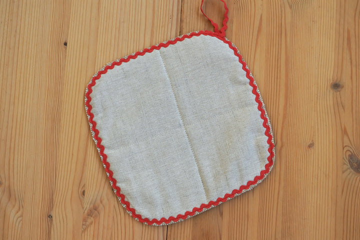 アルハンゲリスクの刺繍　なべ敷き　花