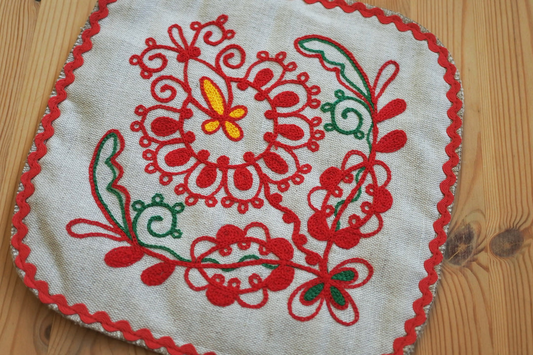 アルハンゲリスクの刺繍　なべ敷き　花